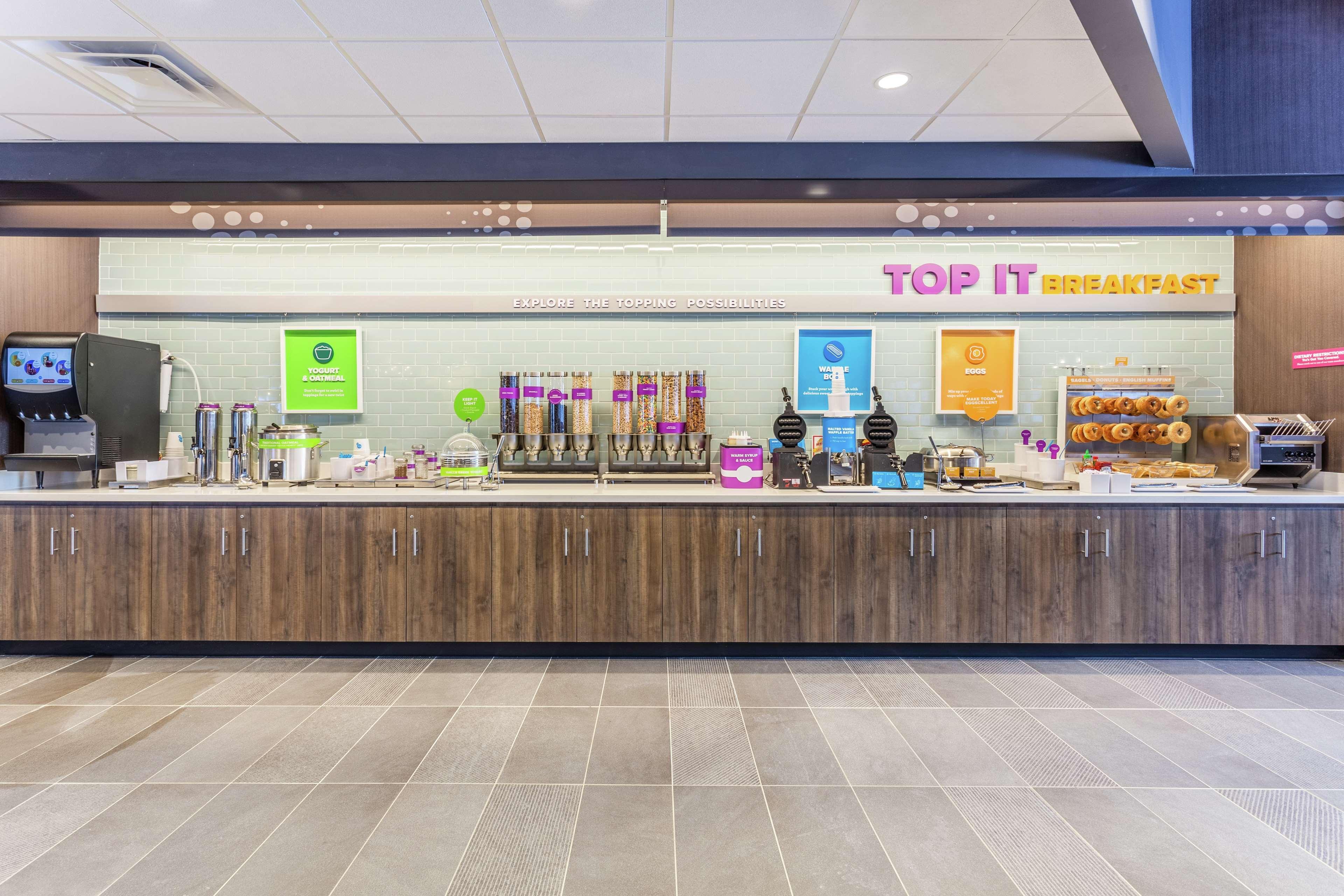 Tru By Hilton Binghamton Vestal Hotel Exterior photo